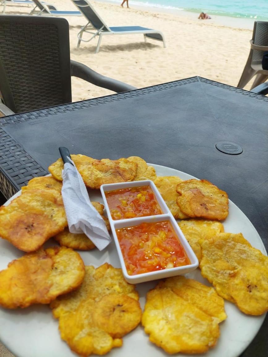 A Orilla Del Mar En Baru Vandrarhem Cartagena Exteriör bild